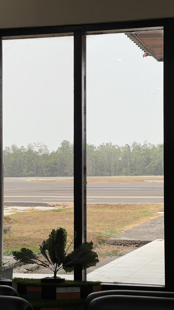 mawhidupaja's tweet photo. Sorry hari ini aku off seharian🥹
Akhirnya aku menang dari kabut asap itu walau dengan gedebak gedebuk bisa touchdown di soetta Alhamdulillah😭🙏🏻 https://t.co/97b8TJwbIt