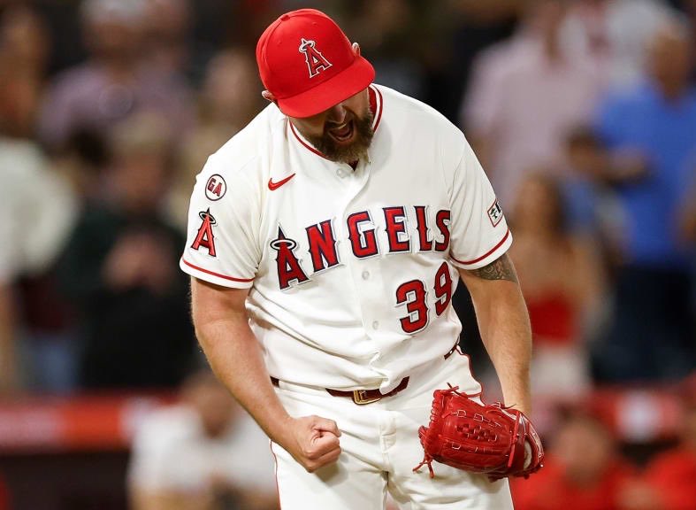 SleeperAngels's tweet photo. Lowest SAVE % this season:

1. Angels - 45.5% (25/55)
T-2. Nationals - 50% (42/84)
T-2. Tigers - 50% (32/64)
3. Giants - 52.6% (30/57) https://t.co/XFqtV9pADw