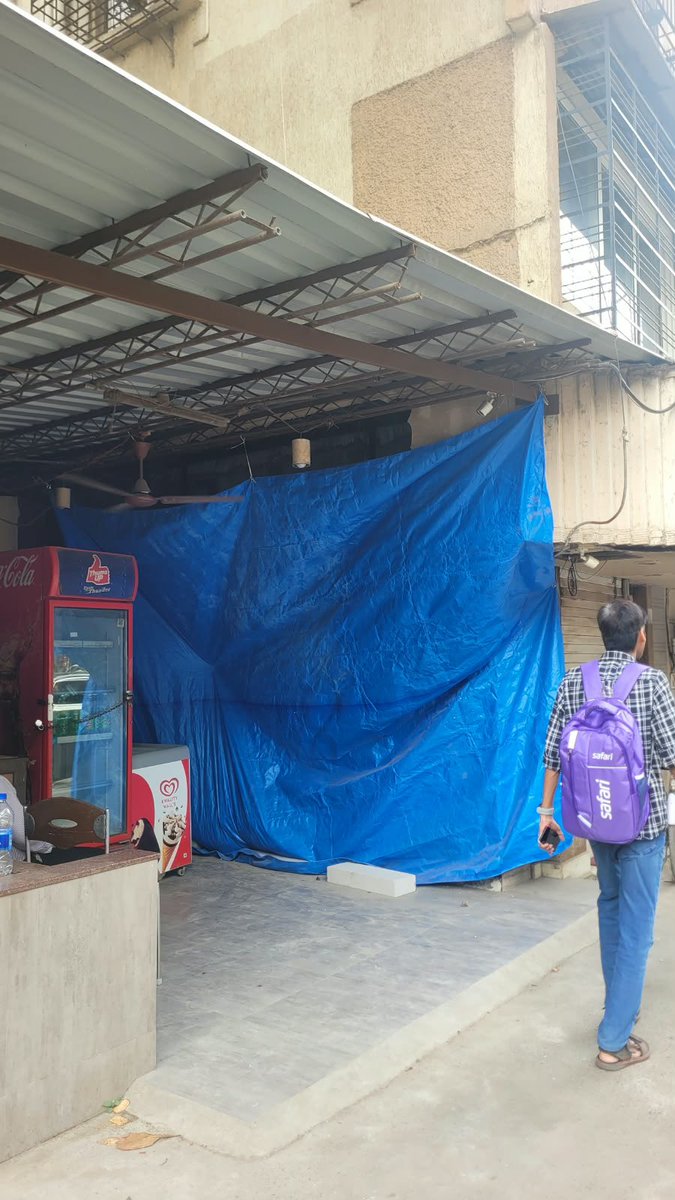 MizanSpeaks's tweet photo. 📍 Mayur Hotel, Gautam Apartment, Juhu Road, Santacruz West

Alleged unauthorised extension and structural alterations, including removal of external walls, beams and columns, without required permission.

⚠️ Requesting BMC to inspect the premises and take necessary action.

@mybmc @mybmcWardHW @mybmcInfra 
@Santacruz_PS 

#BMC #MCGM #MayurHotel #GautamApartment #SantacruzWest #JuhuRoad