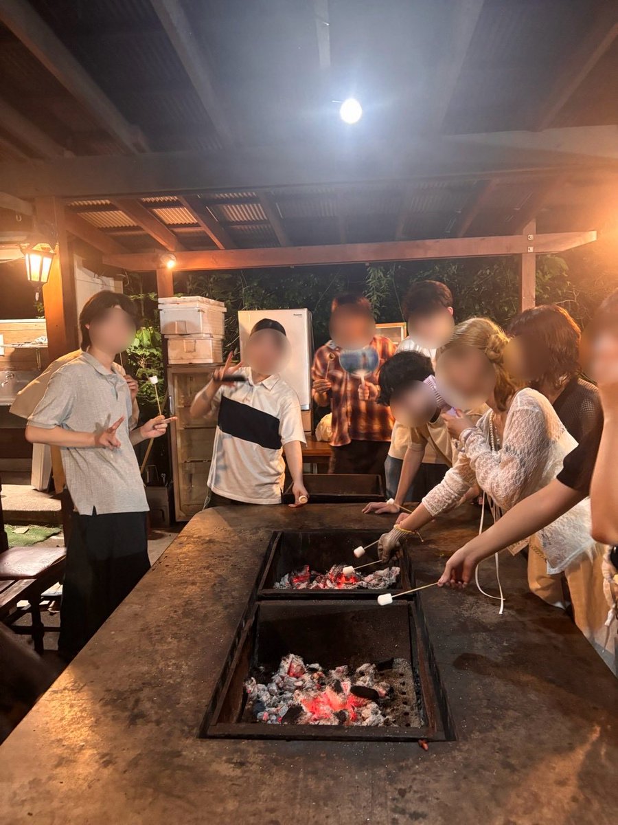 Project_T_104's tweet photo. 【9月活動報告📢】

9月は毎年恒例の夏合宿を行いました！

お昼はビーチバレー、夜はバーベキューと、みんなで楽しく食事をしながら交流を深めました✨
最後はビンゴ大会も行い、大盛り上がりの合宿となりました‼���
これからも様々な企画を行っていますので、興味のある方はぜひご参加ください⭐️ https://t.co/CkmrLN9zNq