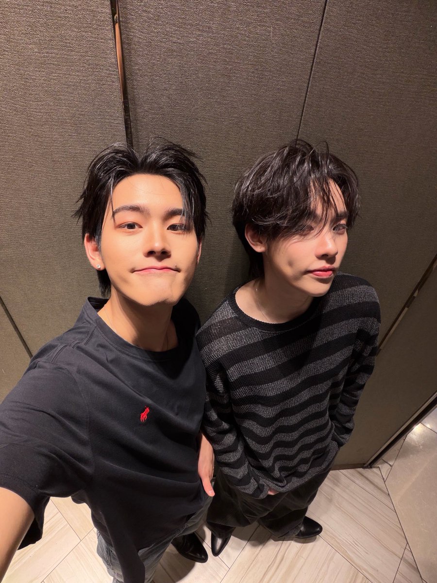 Copper_phrt16's tweet photo. ขอบคุณทาง Nineentertain ที่ให้โอกาสคอปเปอร์ฟีฟ่าได้ไปร้องเพลงในงาน 24th Anniversary Charity Concert นะครับ วันนี้สนุกมากๆเลย เอเนอร์จี้ดีมากเลยคร้าบบ ทุกคนเป็นไงบ้างครับ ไม่ได้เจอกันนานเลย ผมคิดถึงนะะะ 

COPPERFIFA 24TH 9ENT PARAGON
#9Ent24thXDMD #copperfifa https://t.co/85rcgdhX31