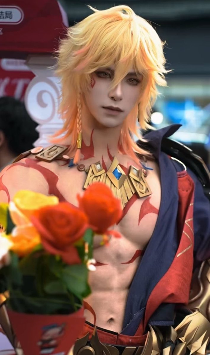 zephryux's tweet photo. In case you guys didn’t know, Xianke (well known for his Mydei cosplays) has a twitter account! Unfortunately twitter’s been restricting his account so many people aren’t aware he’s on this app too 🙁 https://t.co/WJZ0NxJUiR