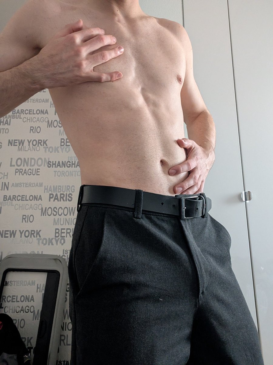 free_broken's tweet photo. Wanna put your hands on me? https://t.co/BJI05YegYq