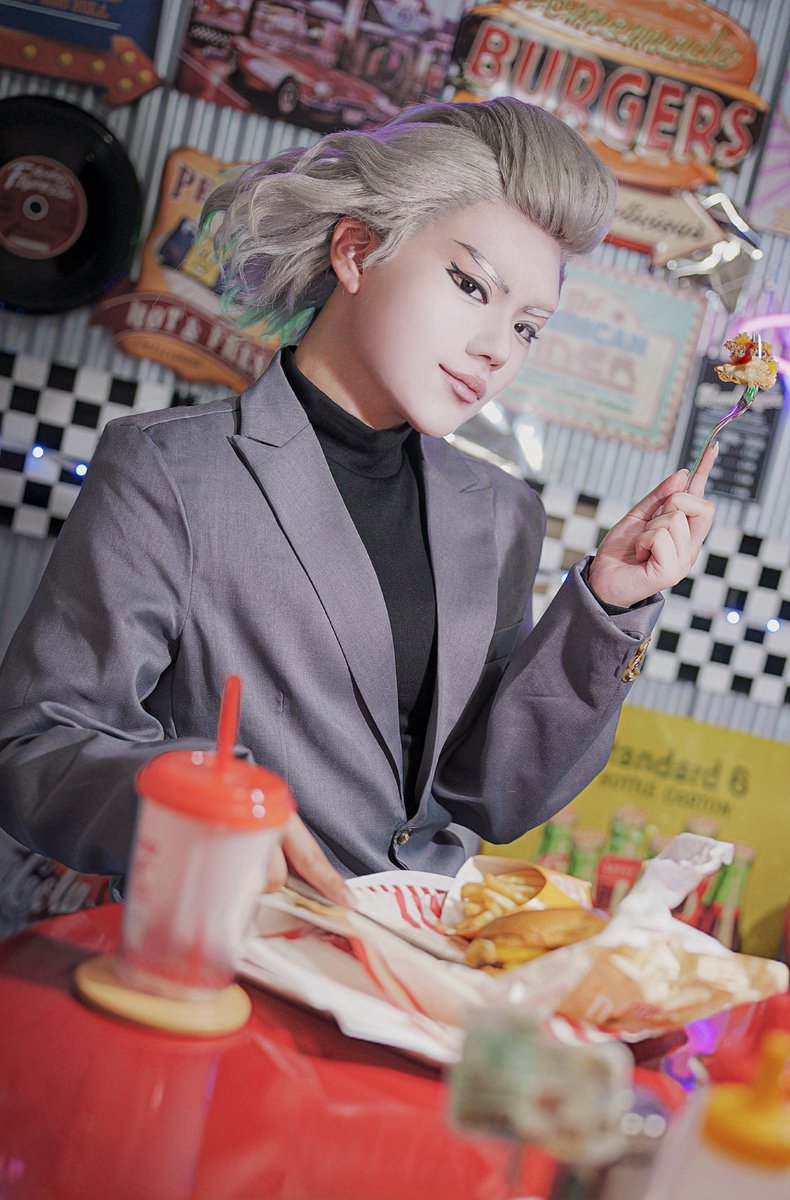 hideto_20's tweet photo. cos. dcst

ℍ𝕒𝕡𝕡𝕪 𝕓𝕚𝕣𝕥𝕙𝕕𝕒𝕪🎊🎉🍔🍴✨️ https://t.co/4frVNahWbA