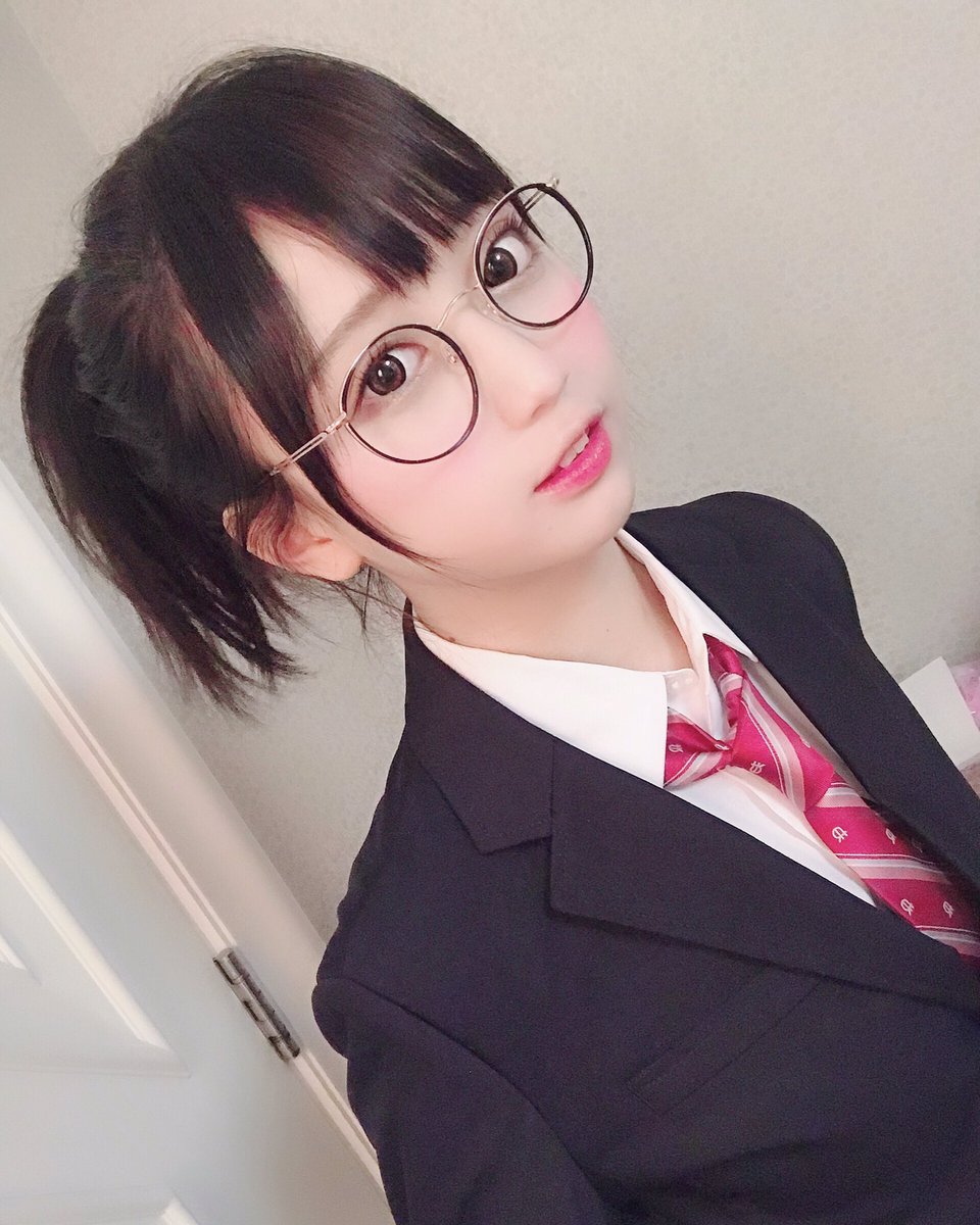 yami_channel624's tweet photo. 今日は『ネクタイの日』👔

ネクタイにも色々な形があるんだね✨

yamiちゃんのネクタイ姿にキュンとしちゃう🥺💞

#10月1日
#ネクタイの日
#yami
#yamily
#推し事
@chanbaekkailu1 https://t.co/RbM2rdAMKQ