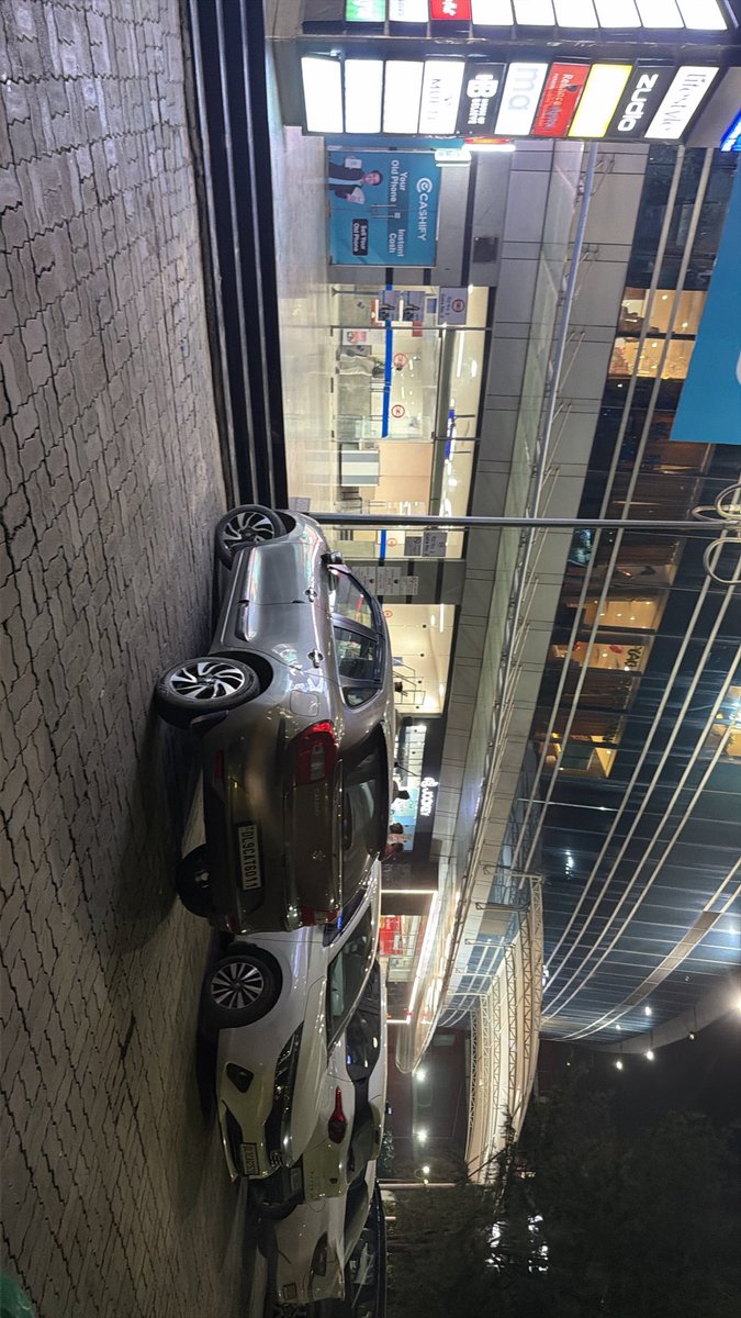 inderbani's tweet photo. @dtptraffic wrong parking inside premise of dwarka 21 metro station 
Whats your team doing https://t.co/q9sddy301J