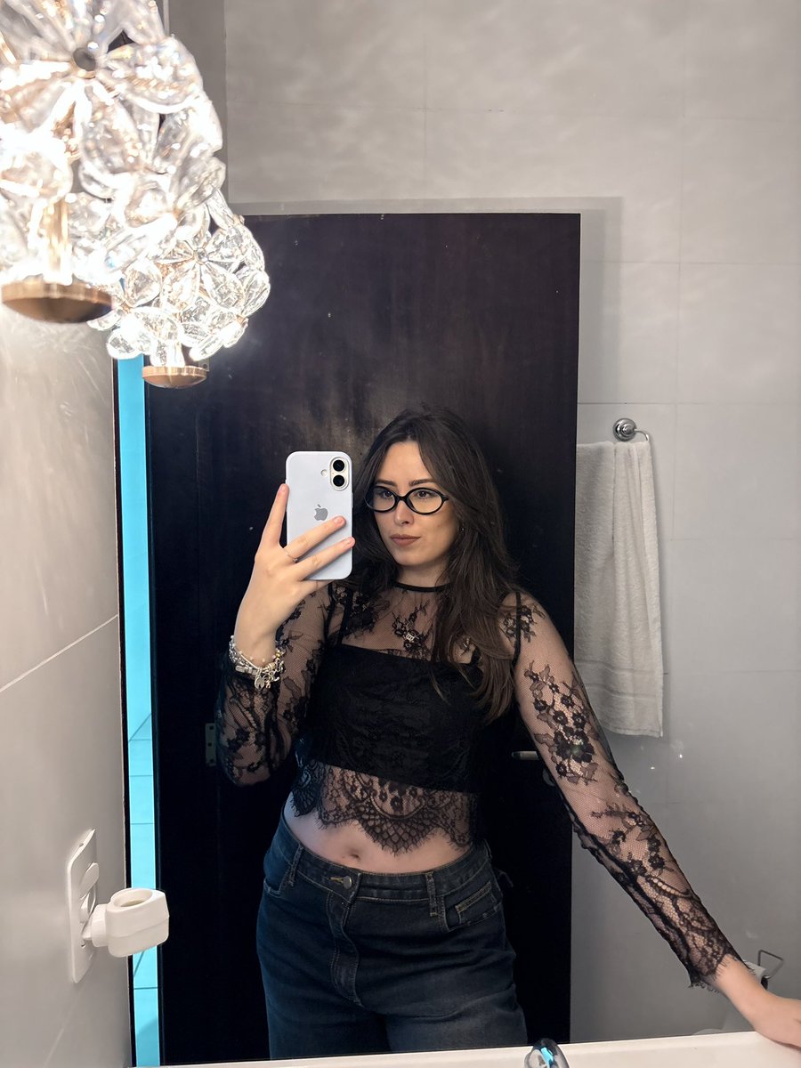 emillyantunesf's tweet photo. 🖤🖤 https://t.co/k1rc7KJ1Q2