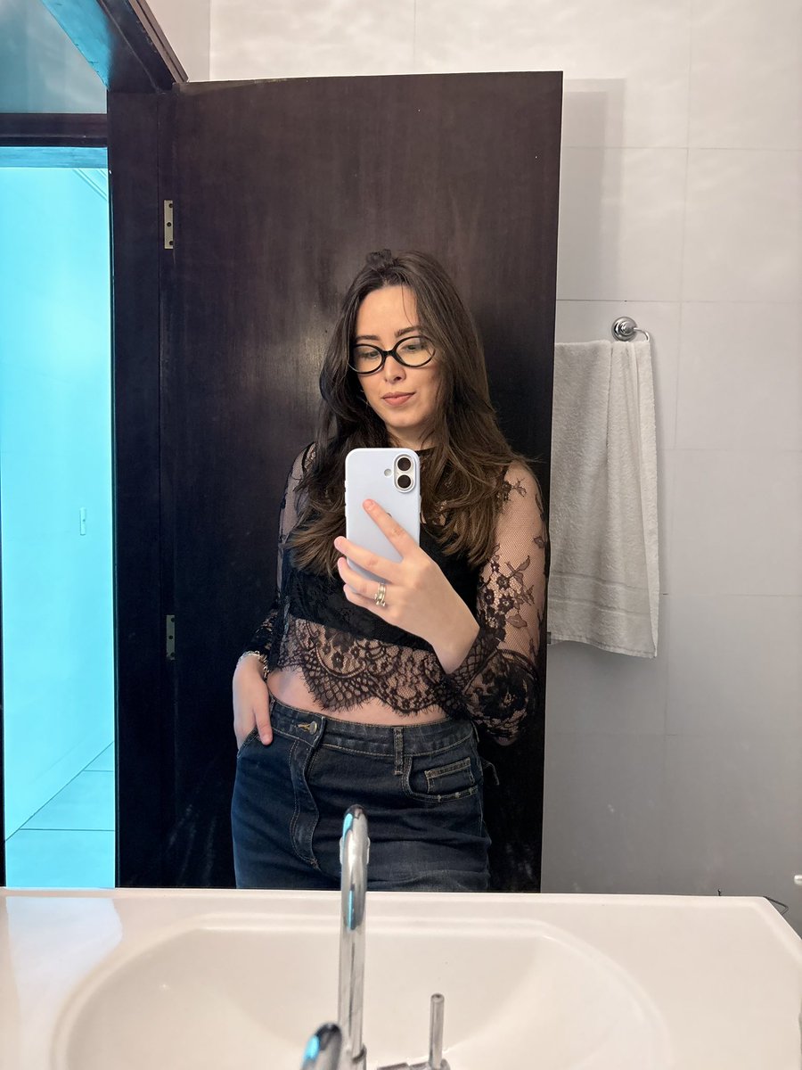 emillyantunesf's tweet photo. 🖤🖤 https://t.co/k1rc7KJ1Q2