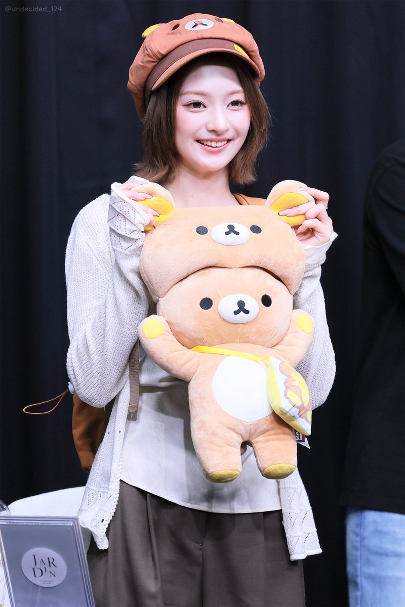 undecided_124's tweet photo. #이나경 #LEENAGYUNG 
#프로미스나인 #fromis_9    

260913 https://t.co/6Uy0qr7ieQ