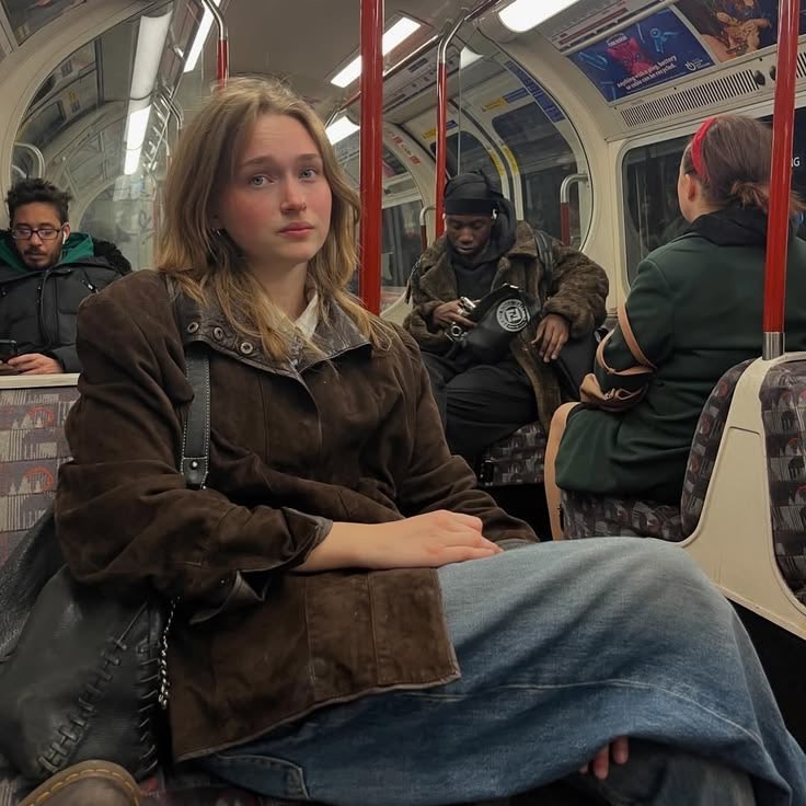 iverssgracex's tweet photo. 𝓞𝓱, 𝓓𝓮𝓾𝓼, 𝓬𝓸𝓶𝓸 𝓮𝓾 𝓪𝓶𝓸 𝓪𝓷𝓭𝓪𝓻 𝓭𝓮 𝓶𝓮𝓽𝓻𝓸̂! 🚇 https://t.co/HaZupBGJA9