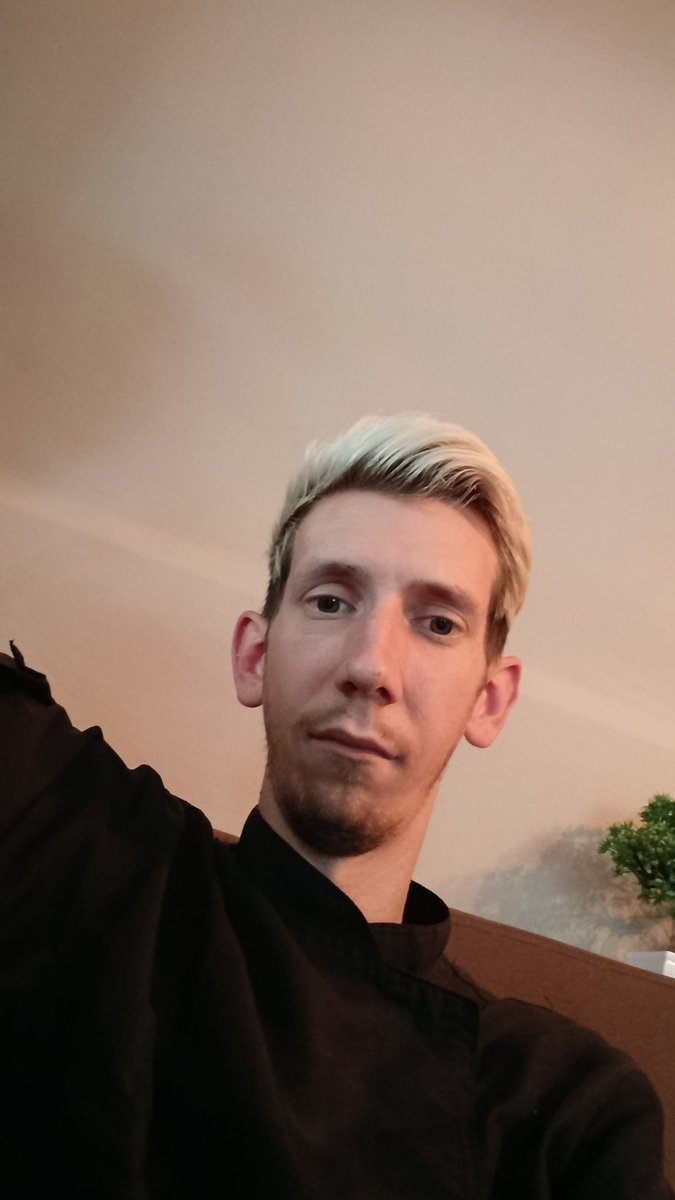 sapimark5's tweet photo. Snapchat: m.ark324 https://t.co/TkJXlPYZic