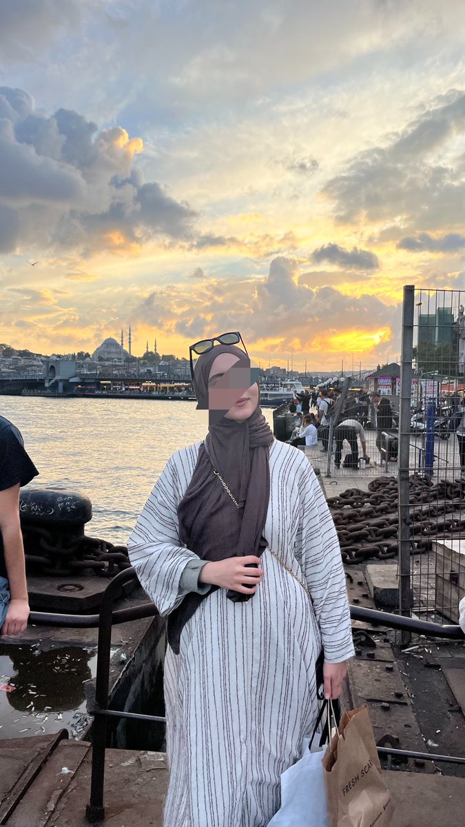 asullwe's tweet photo. eylül dump https://t.co/gWjofQoeWv