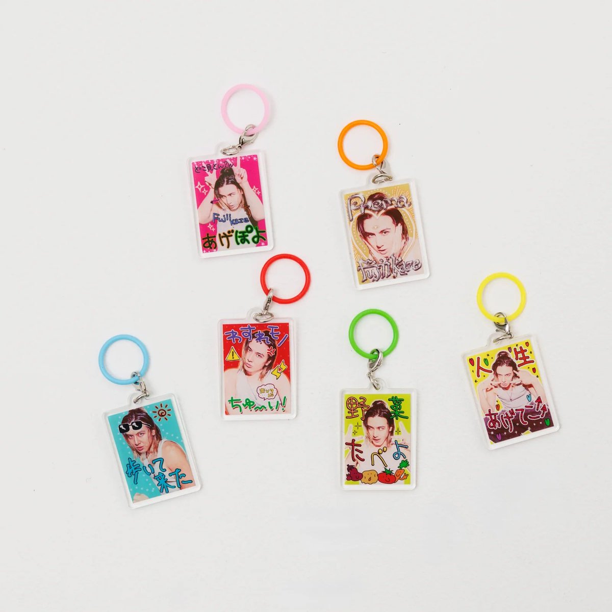 leafykaze's tweet photo. the key rings all have cute little gyaru sayings on them 😭💓

💙 aruiteckita / i walked here 
🩷 doko miton / where are you looking at? agepoyo/ so hyped right now
❤️ wasuremono honmani chui / for real, be careful not to forget anything
🧡 prema fujii kaze
💚 yasai tabeyo/ eat your veggies
💛 jinsei ageteko/ let’s live to the fullest

ty @hit3Zepyr for translating <3