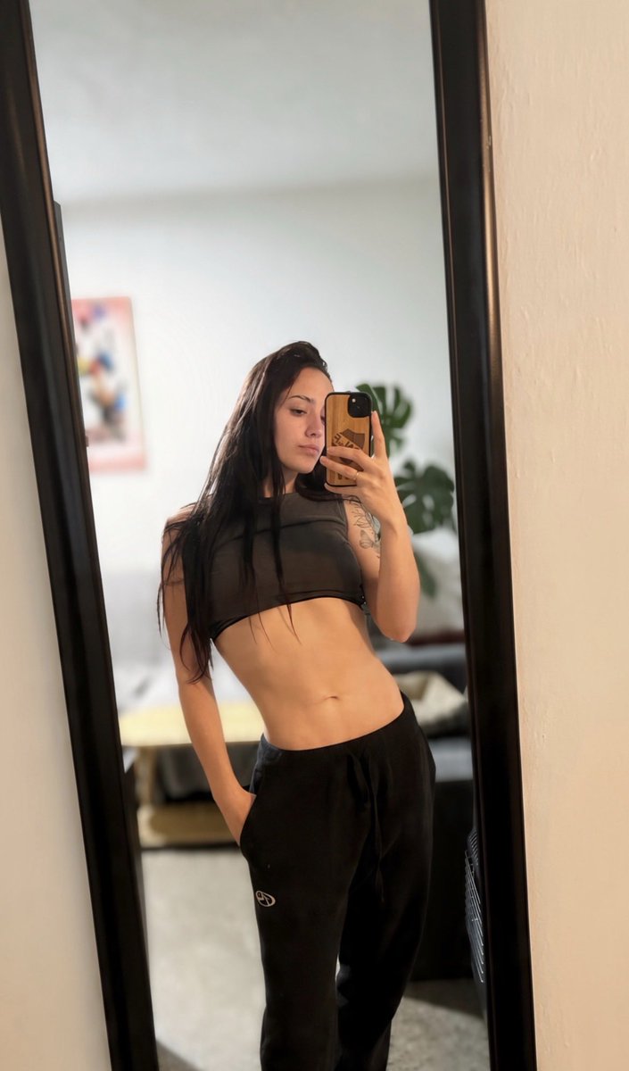 aleeeolive's tweet photo. Tocó🤧🤒 https://t.co/eUSzfSE3KN