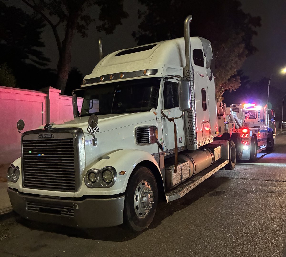NYPD105Pct's tweet photo. Our Quality of Life team conducted a Joint Tow Operation with NYPD Traffic personnel and our Rotation Tow.  As a result, 1 truck was heavy towed, 7 vehicles were towed, 3 barnacles were placed on commercial vehicles, and 16 Parking summonses were issued. https://t.co/dL8tZgkgik