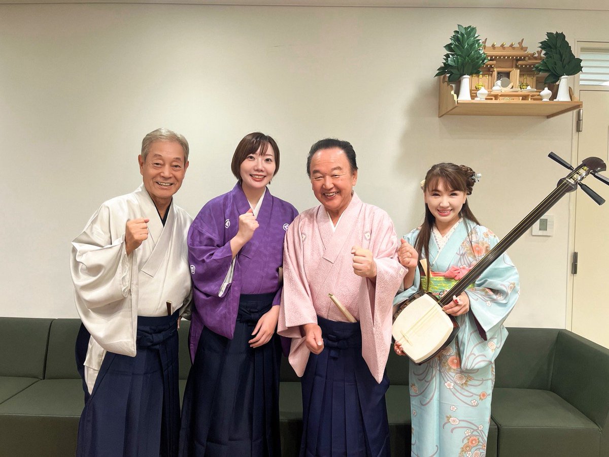 yukinokyoyama's tweet photo. 本日は、なんばグランド花月の夜公演「盆踊り寄席」アンガラ節のコーナーに出演させていただきました✨✨ https://t.co/gnRVlXAXpG