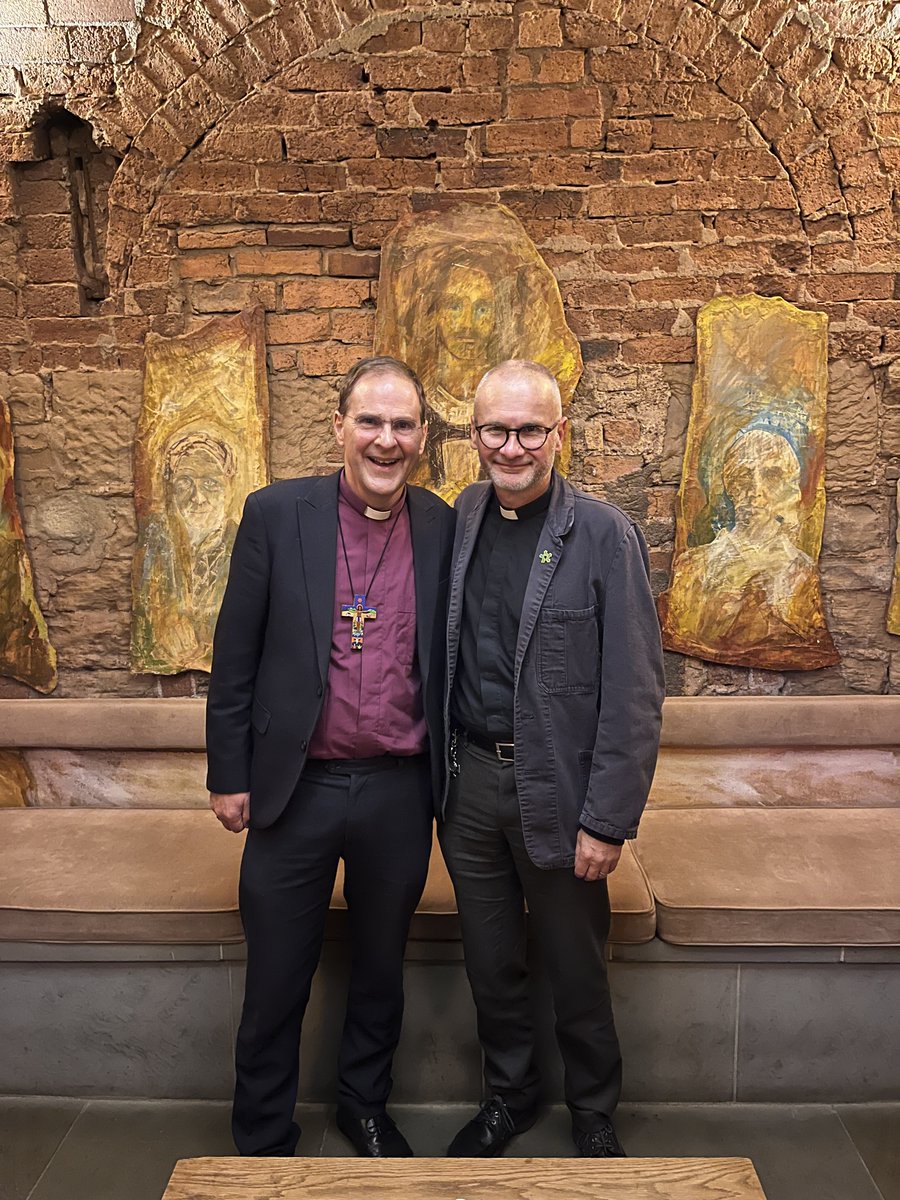 CryptLeeds's tweet photo. Two days ago we got a visit from Bishop Toby Howarth, the Bishop elect for the Diocese of Leeds! He popped in to see some of the work we're doing, as part of his tour of the Diocese. Thank you to Bishop Toby for popping by, we can't wait to work with you in the years to come! 💚 https://t.co/IuaYPG11Pv