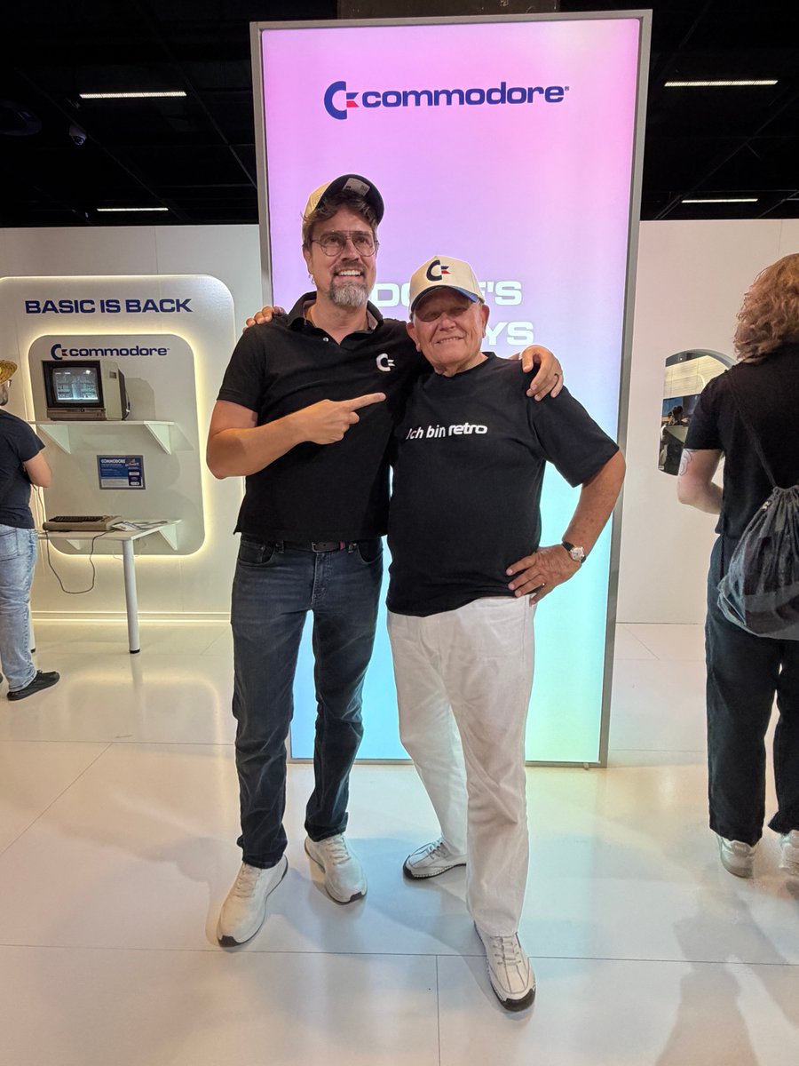 commodoreofcl's tweet photo. This post by Jochem van der Spek tells the Commodore Amiga story the way it deserves to be told. There's a Commodore twist at the end that hits different. https://t.co/y0XSBoPzJk 🖤 #Commodore #Amiga #C64 https://t.co/aqsY2TvXHs