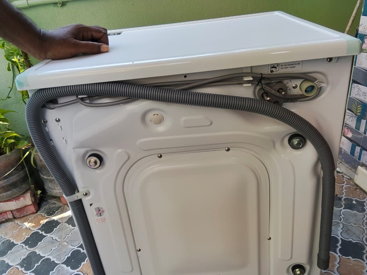 Potlurusrinu's tweet photo. @Flipkart @flipkartsupport 
Order: OD338719213306260100

Received damaged Godrej washing machine with a dent &amp; heavy noise. Brand technician visited &amp; advised return, but Flipkart repeatedly rejects my request despite active Trust Shield. Arrange immediate return pickup &amp; refund. https://t.co/vhARwDUtKv