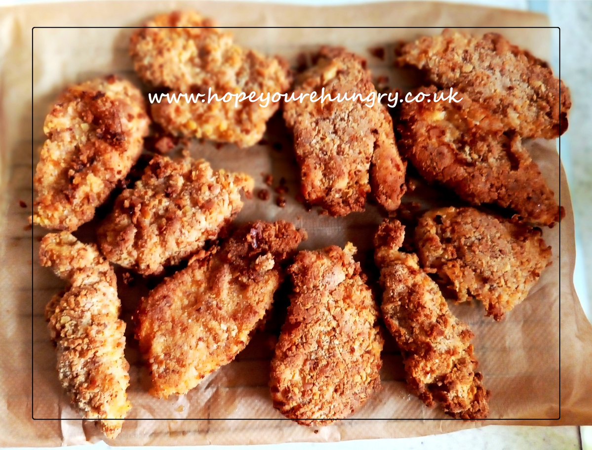 re_hungry's tweet photo. Happy #Wednesday lovely Hungrys! It's meal-prep day, so made my easy baked breaded chicken - recipe: https://t.co/OQVJVjYhqb Crispy & crunchy, crumb-coated chicken - delicious, however you serve it! Stay hungry! ;) x #bakeithappen #recipes #bake #comfortfood https://t.co/8pdnsR32nX