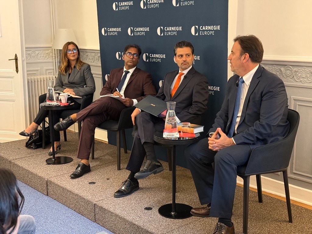 Carnegie_Europe's tweet photo. 🔴 | LIVE NOW

As the rules-based international order is under severe strain, can Europe build a middle power alliance?

@DimitarBechev kicks off the discussion with @SenemAydnDzgit, @HappymonJacob, and @felipe_krause.

Join us: https://t.co/eL2TYJXTHz https://t.co/gBhFnh93OQ