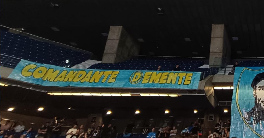 DemenciaEstu's tweet photo. Qué bueno que volviste, Capitán. Gracias por intentarlo.

COMANDANTE DEMENTE, LEYENDA DEL ESTUDIANTES. https://t.co/6i9CVmzjyj