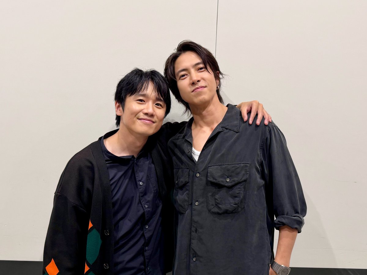 hideandseek_ntv's tweet photo. #ハイドアンドシーク 0秒前の彼女
𝟏𝟎月𝟒日(日)よる𝟏𝟎時𝟑𝟎分𝐒𝐓𝐀𝐑𝐓

風間俊介さんと山下智久さん
旧知の仲のお二人を見つけちゃいました🫣

山下さん出演の
#俺たちの箱根駅伝 は
10月10日(土)よる9時スタート！
ぜひご覧ください🎽

TVerお気に入り登録お願いします🙇‍♀️✨
🔗https://t.co/hUeeoAzcaS

福士蒼汰
志田彩良
田中樹