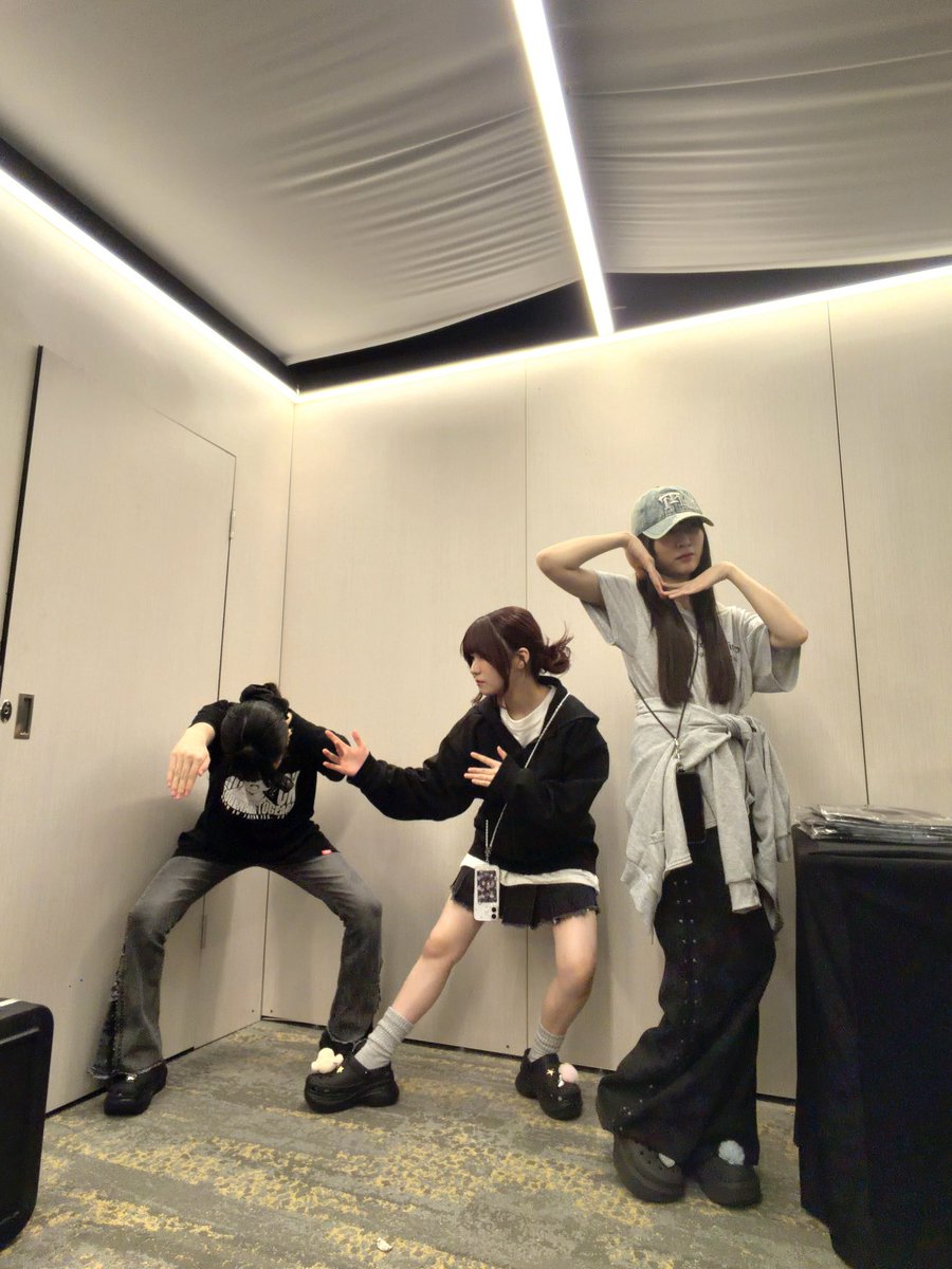 shuri_togetoge's tweet photo. #凛音の理 香港公演1日目ありがとうございました‼️‼️
明後日もよろしくお願いします‼️‼️‼️
#ガルクラ #トゲナシトゲアリ https://t.co/KEHzurOH9A