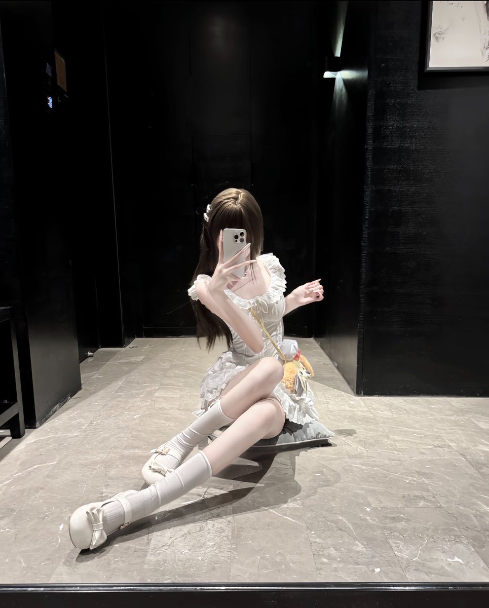kim58um6's tweet photo. 起床啦…..突然想放纵一下，

有人要锐评一下17岁的福吗？ 

不要🚪..扣1就给…看完就删！！！ https://t.co/k5nv2tLZVr