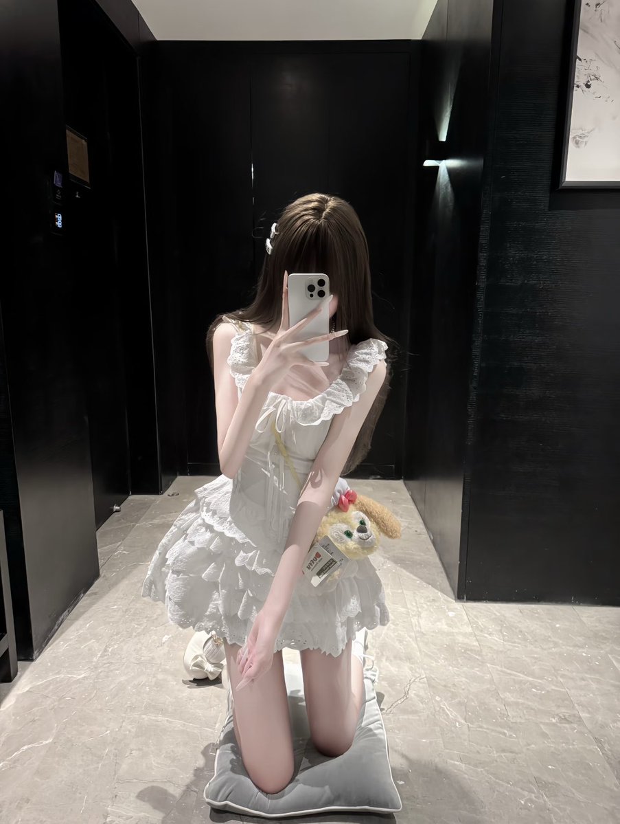 kim58um6's tweet photo. 起床啦…..突然想放纵一下，

有人要锐评一下17岁的福吗？ 

不要🚪..扣1就给…看完就删！！！ https://t.co/k5nv2tLZVr