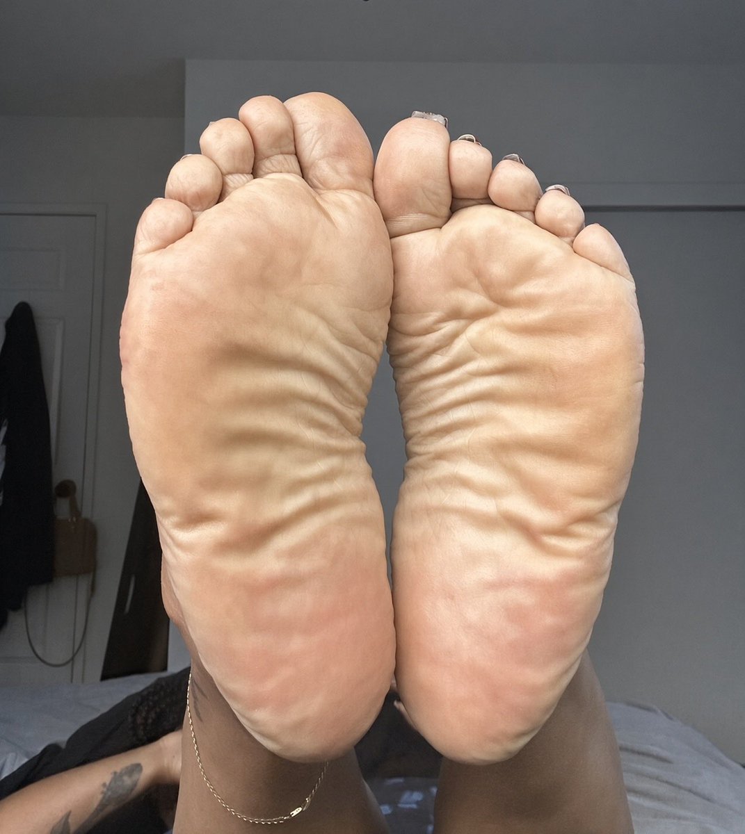 theSoleVerse's tweet photo. @Thicklilpiggies https://t.co/Ef9rzs8X7w