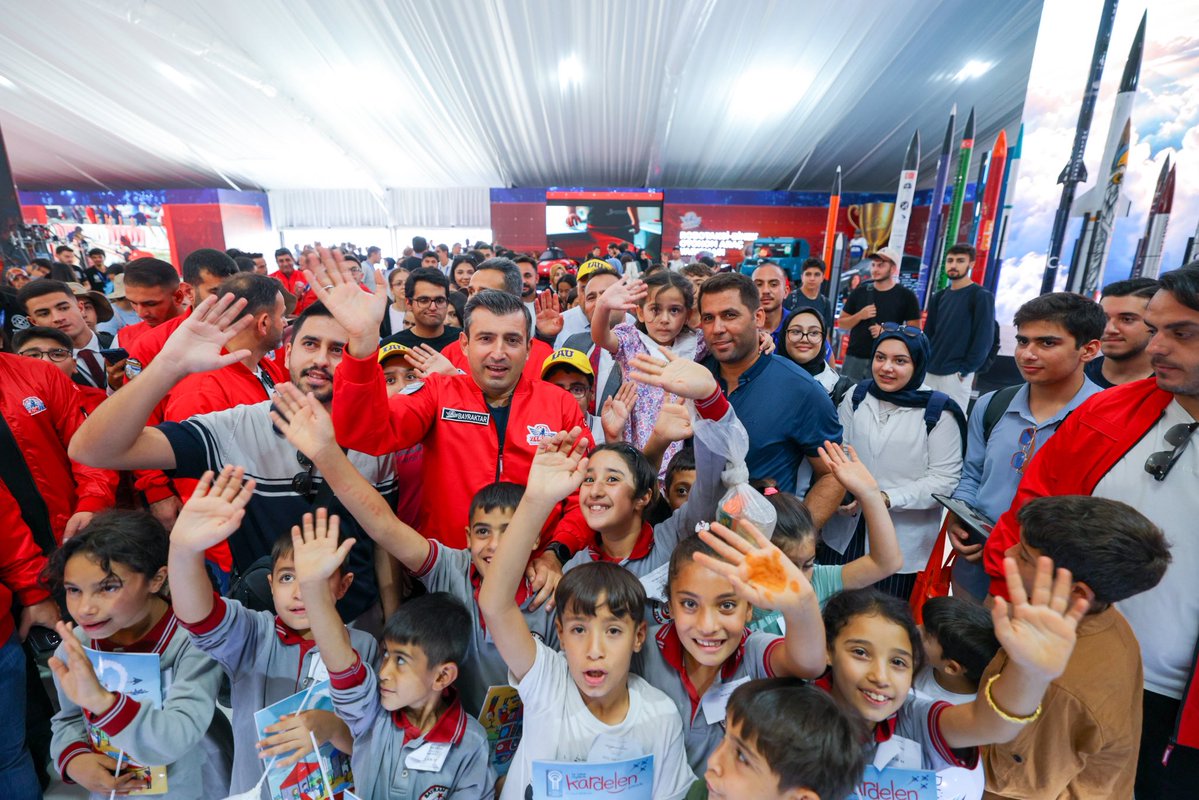 Selcuk's tweet photo. Şanlıurfa "karınca misali" adım atanları sever... ❤️

#TeknofestGüneydoğu 🚀

Şanlıurfa loves those who take steps "like the ant”... ❤️

#TeknofestSoutheast 🚀 https://t.co/T33sILQ9qX