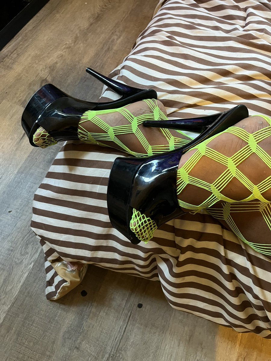 SNTfeet's tweet photo. I love heels. #feetfetısh #heels #footjob https://t.co/j5ivSl3nxN