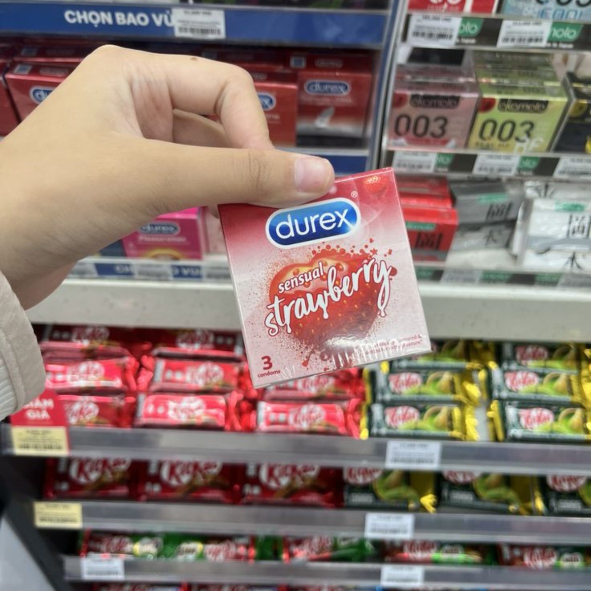 oddacult's tweet photo. martin ødegaard as condoms: a thread https://t.co/Vvj3LbAUHj