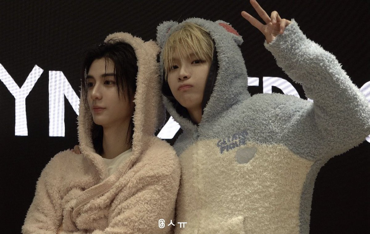 ssshu_1's tweet photo. ✌️

#보이넥스트도어 #이한 #운학 https://t.co/2EsJOYesVs