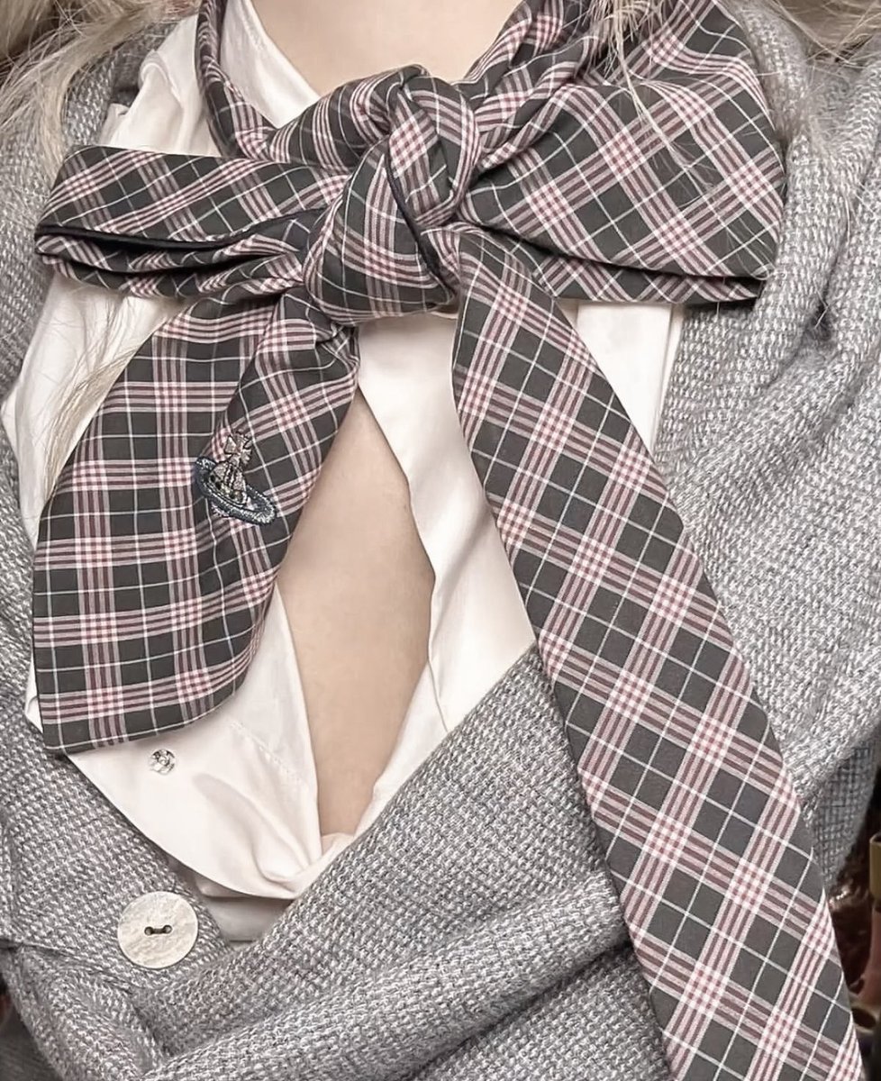 glirttery's tweet photo. the prettiest vivienne westwood silk bow ties https://t.co/ucRRYYwVcr