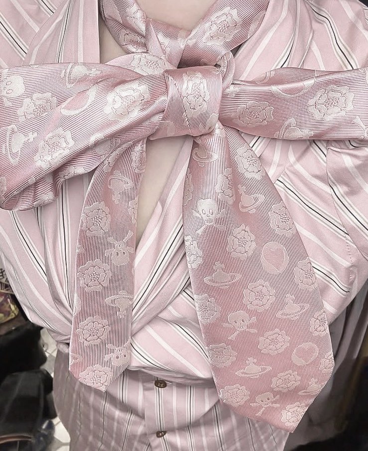 glirttery's tweet photo. the prettiest vivienne westwood silk bow ties https://t.co/ucRRYYwVcr
