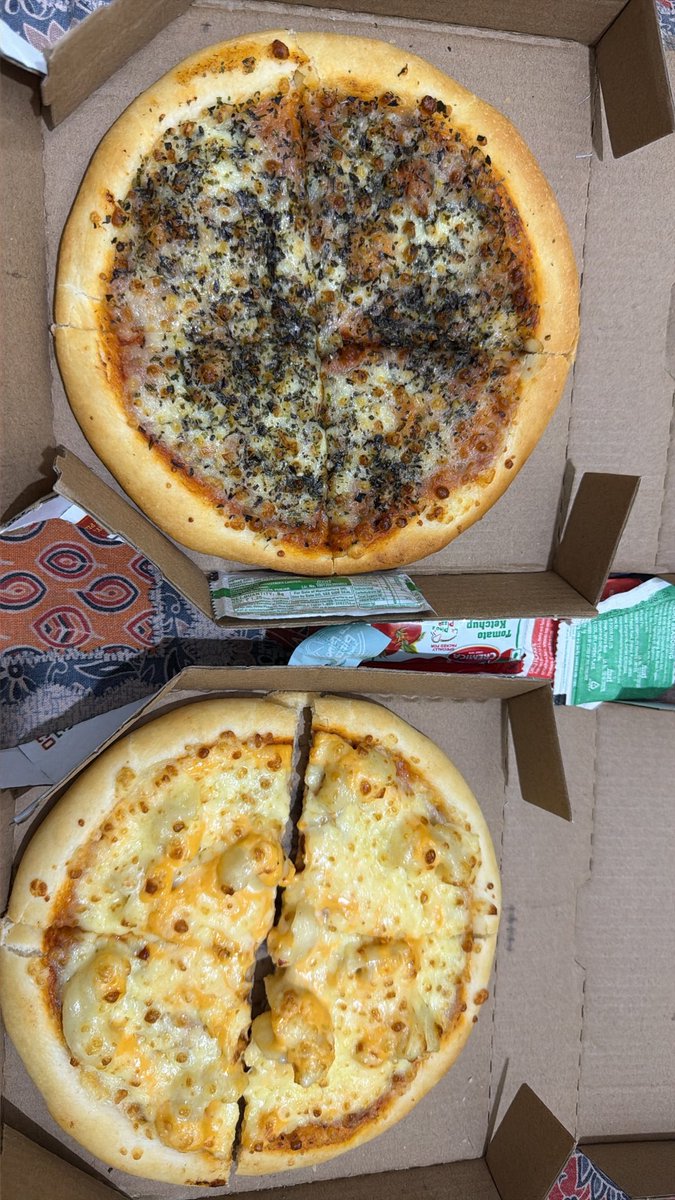 immalviya_97's tweet photo. @SwiggyCares 
I had placed an order : 249746886137807

The order was prepared and stayed without assigning a delivery partner for 20 mins and now when it’s delivered it cold .. when I am trying to get help on the app .. nothing works https://t.co/NApJvEp51i
