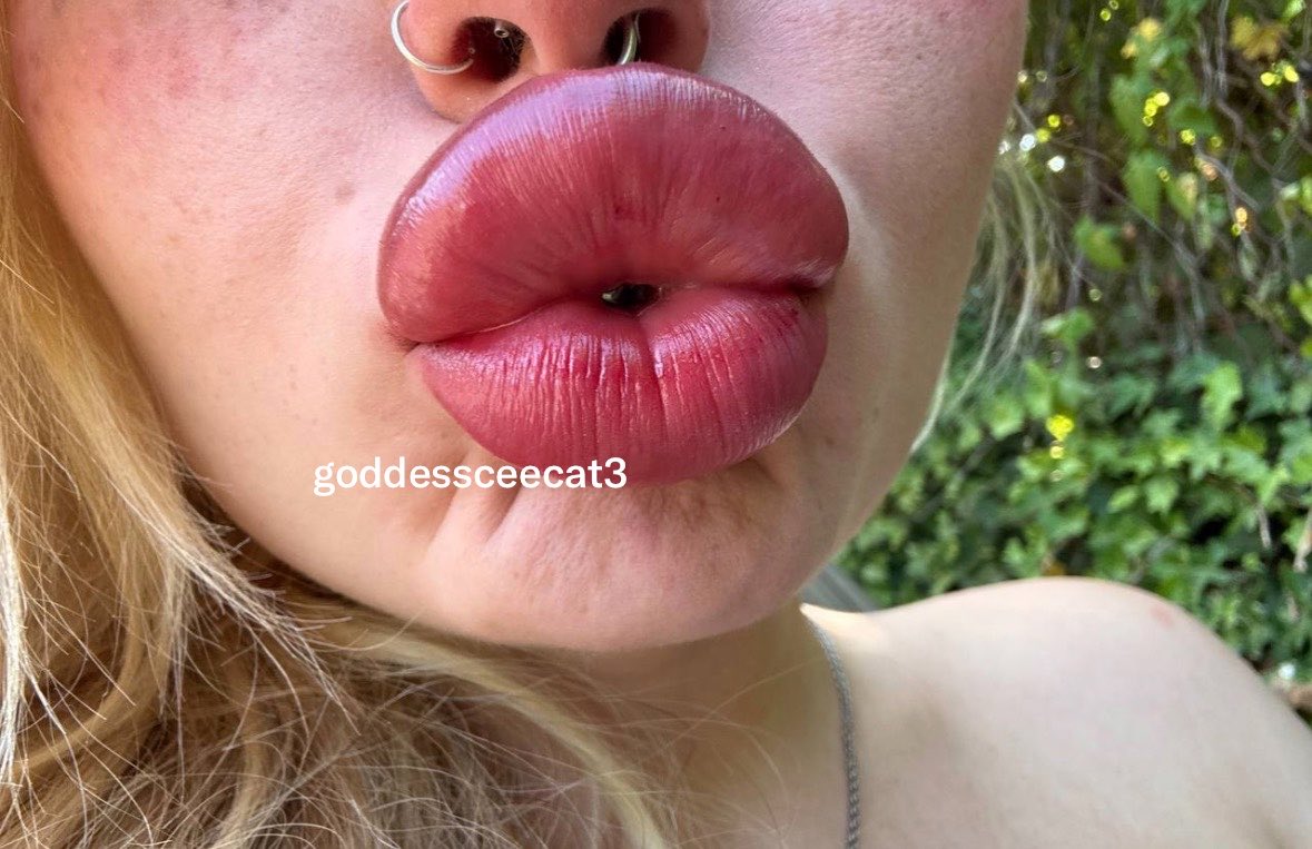 goddessceecat3's tweet photo. Everyday is another chance to make you fold so easily ^_^

Findomme findom uk domme femdom lips mouth spit kiss pout fish duck face mean bully girl relapse simp goon call drain cei joi sph cbt nl finbrat bratty brat worship  homwreck expose bm no limits ruin princess gloss https://t.co/S5vrBHUGHp