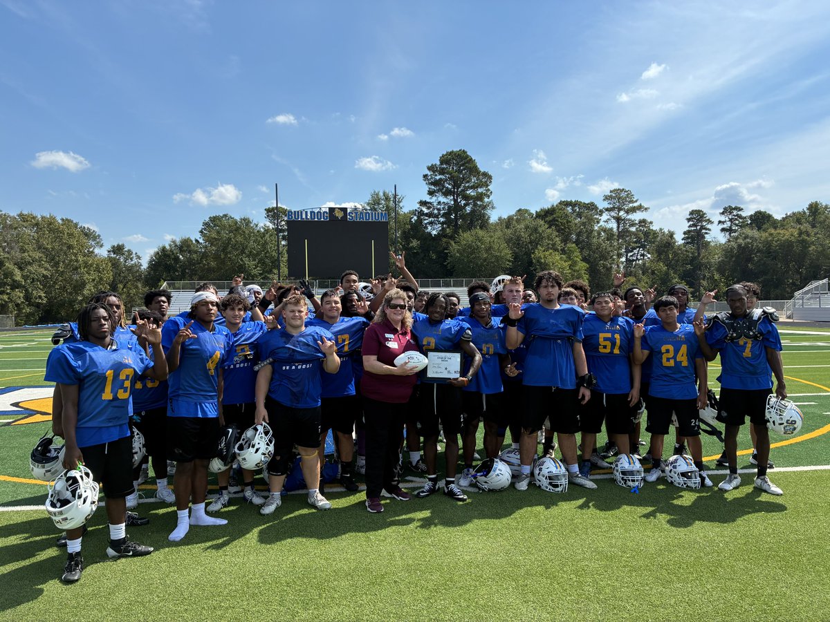 ChapelHillFB's tweet photo. Congratulations @keleanbanks on being recognized by @TexasFarmBureau insurance as our star of the week from his performance against Jacksonville. https://t.co/fDRCfDv03q