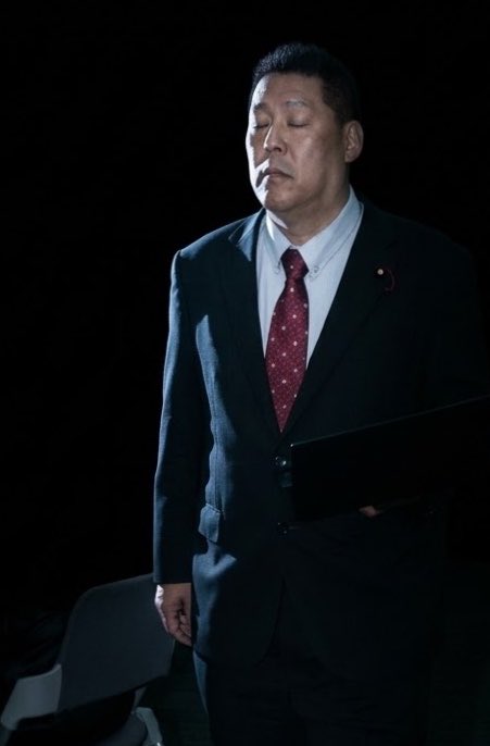 MiddleWiki's tweet photo. #立花孝志氏に対する人質司法を許すな 
小さい頃、私は毎日テレビを見ていた。
テレビでアニメを見て、テレビでドラマを見て、24時間テレビも観てたし、それこそTBSのサンデーモーニングとか報道特集とかも普通に観てたんですよ。
それ以外にも、バラエティー番組も深夜番組も観てたし、平日の朝は、必ずめざましテレビを観ていた。
NHKの番組も観てた。ニュースだけでなく、相撲も歌番組も観ていた。
そこにおかしさは何も感じなかった。
食い入る様にテレビを見ていたんですよ。
それは立花さんも同じだったのかもしれません。

2025年参議院選挙NHK党政見放送

立花氏

私はタイガーマスクのような人間です。

虎の穴を裏切って、子供たちのために戦ったタイガーマスクのような人間です。

また私はデビルマンです。

デーモン族を裏切り、愛と正義のために戦ったデビルマンです。

私はタイガーマスクやデビルマン、宇宙戦艦ヤマトやスクールウォーズといった愛と勇気と正義が正しいというテレビ番組をたくさん見ていました。

まさに私こそがテレビに洗脳された人間です。

しかし私はテレビに洗脳されている自覚はありますが、愛と正義のためにこれからも戦っていきます。

みんなテレビに洗脳されてるんでしょうね。

私はテレビを捨てて3年以上になるんですけど、もしかしたらまだテレビの洗脳は解かれてないのかもしれません。

4年前に立花さんがテレビ局で発言した「テレビや核兵器に勝る兵器」「テレビは人を洗脳する装置」

4年前はまだこの言葉の重みはよくわからなかったですけど、今ならもう痛いほどよくわかりますよ

そして、戦う相手は、あまりにも巨大すぎた。

 #立花孝志
 #生成AI