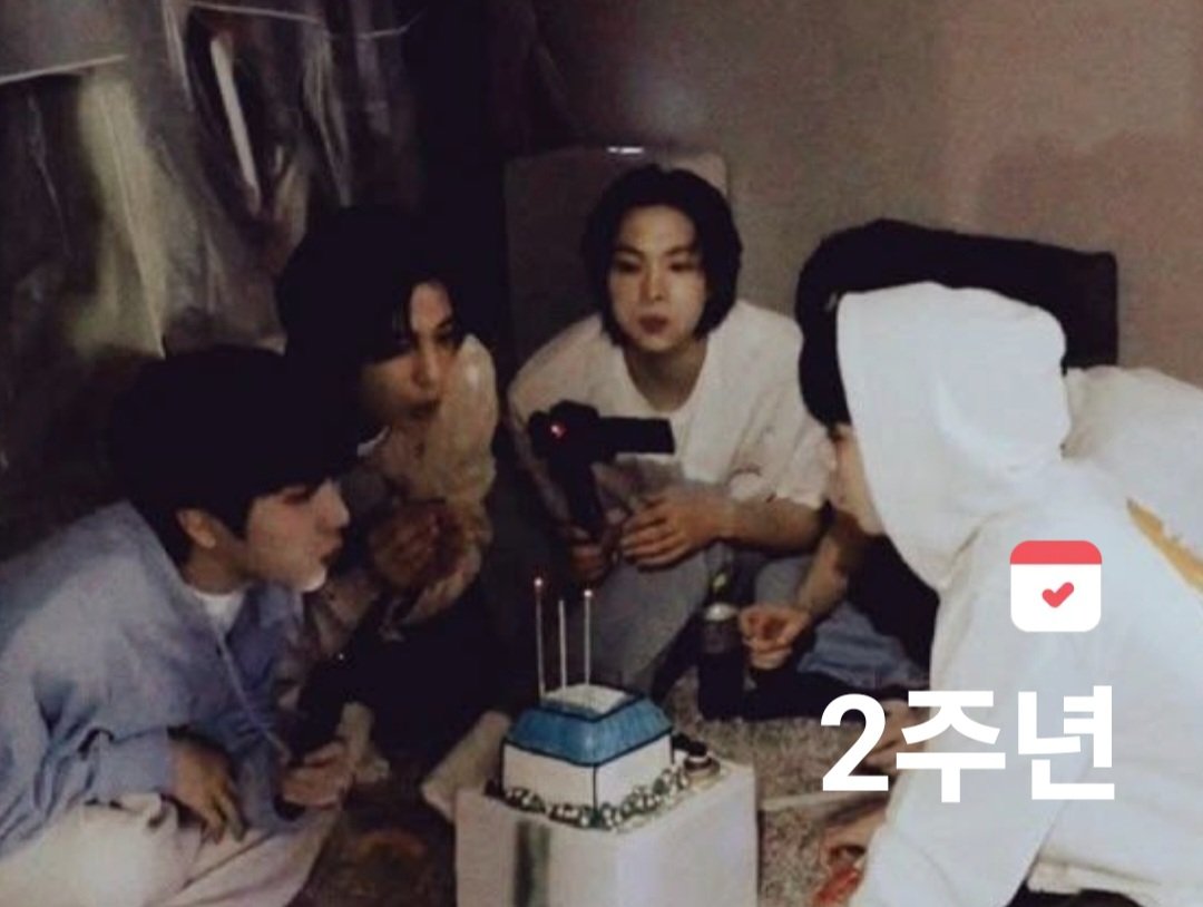 nowuuna's tweet photo. 벌써입덕한지2주년.. 시간참빠르다🥹
내년에도내후년에도그냥우리평생함께해~
늘나의기쁨과에너지가되어줘서고마워🫰 https://t.co/VVhY9m1yTJ