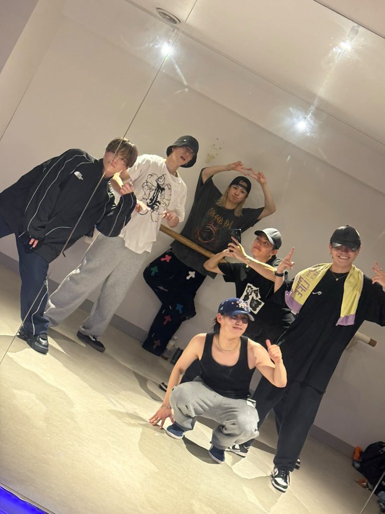 findi_luca's tweet photo. 今日は明日のコラボに向けてリハーサルしてきたよ！この日にしか見れないパフォーマンスを見逃さないでね☺️👍五反田G2を盛り上げちゃうよ！🤍 https://t.co/ui0PtMFbhN