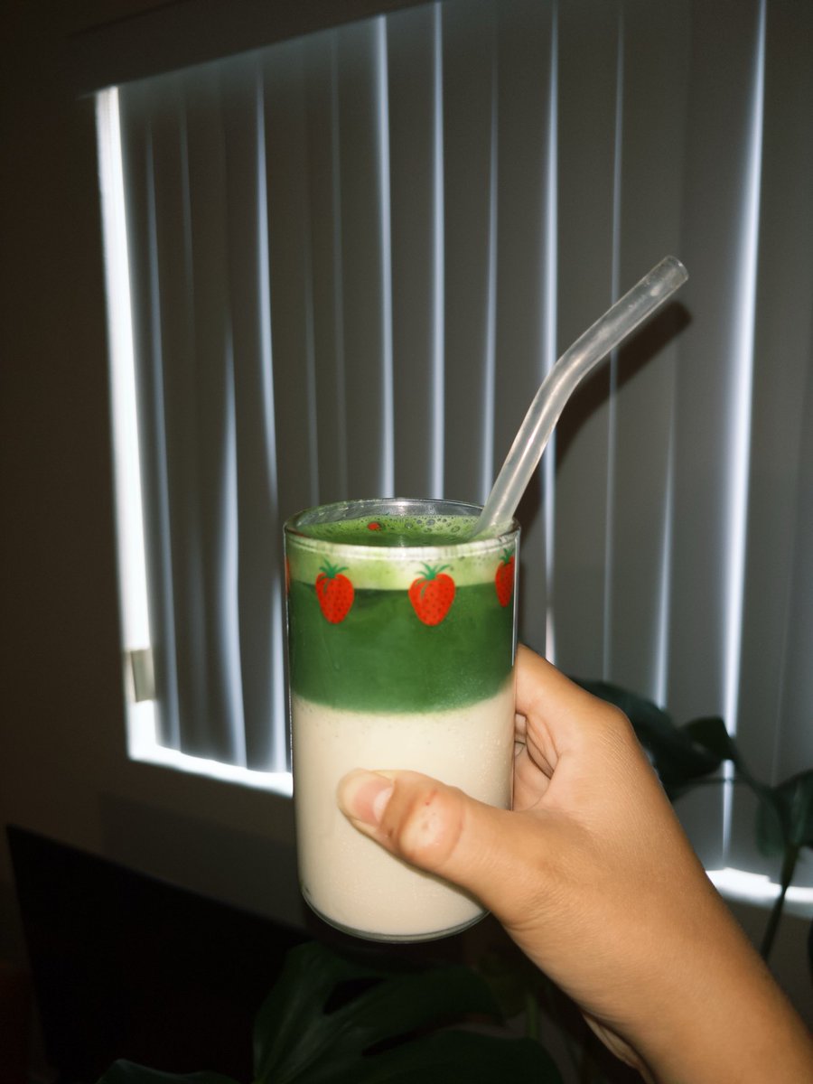bechdelpass's tweet photo. matcha latte in the nana cup https://t.co/qFC5Nuc1ou