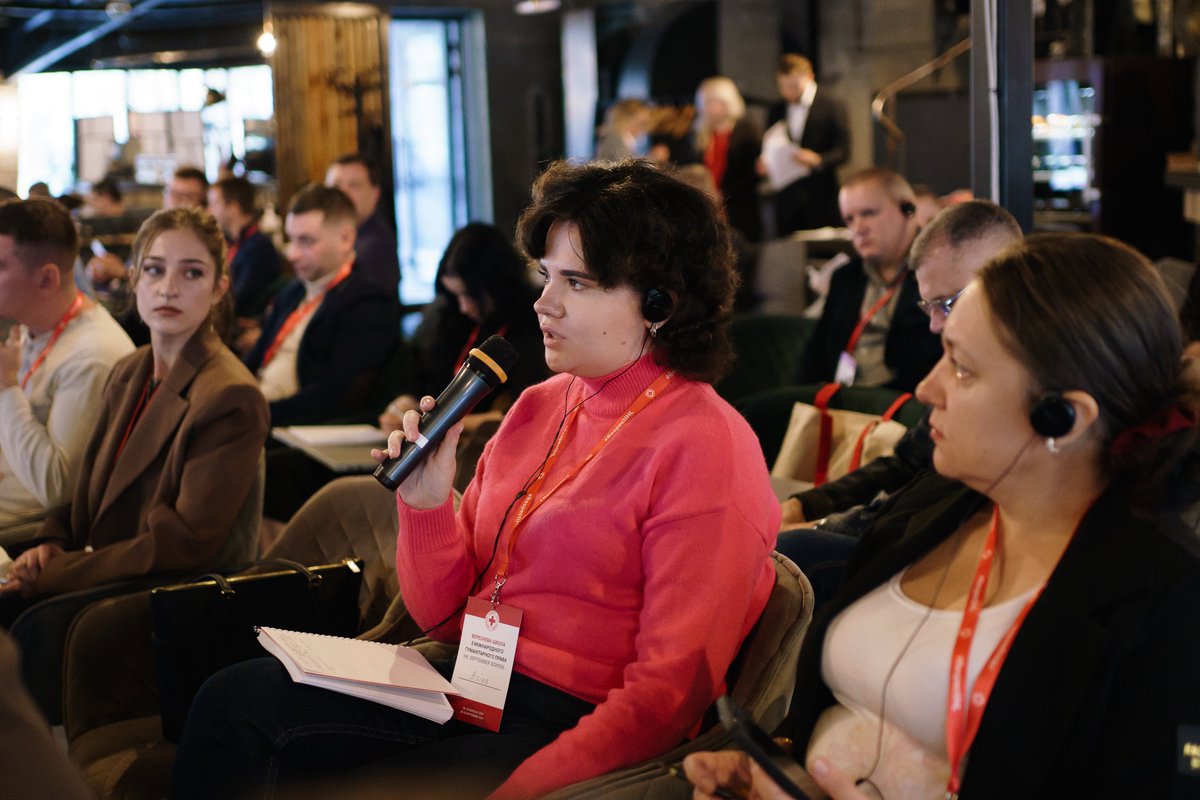 RedCrossUkraine's tweet photo. 📚 Over four days, participants in the Ukrainian Red Cross #IHL September School discussed current humanitarian law issues, worked through practical cases and exchanged experience with Ukrainian government institutions and #RCRC Movement representatives. https://t.co/UjZUQI0O8T