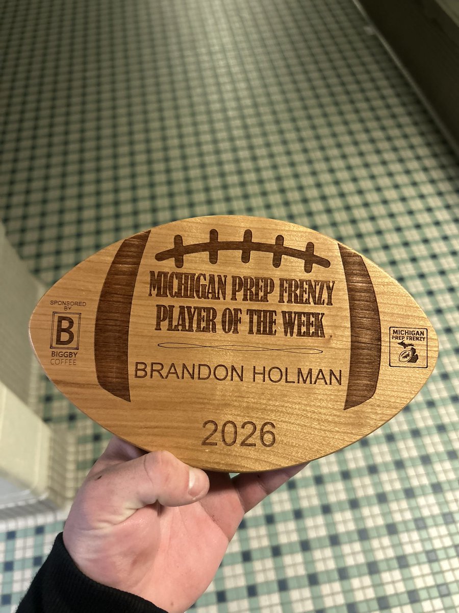 BrandonHolman06's tweet photo. Thank you @MichFBFrenzy for the plaque for player of the week from week 2! 

Stats from the game🔽
17 carries 213 yards 2 tds 
2 ints with one of them taken back 70 yards for 6 
1 reception for 52 yards and 1 td

Hudl link: https://t.co/kkLdpyNVJg https://t.co/VRlRP3AeY5