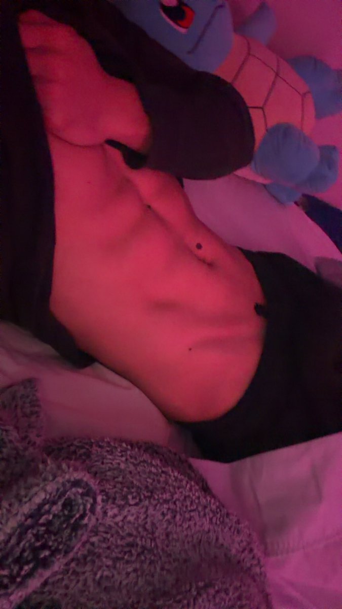 Gooserku1's tweet photo. dm me dm me dm me dm me #bored #submissive #eboy #abs #nsfwtwt https://t.co/vSzgGL3Zrg