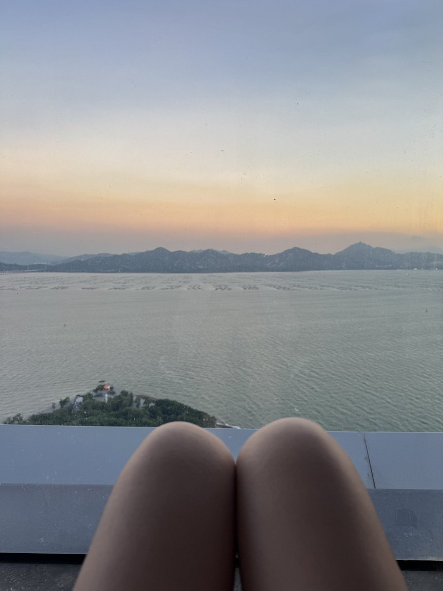 chenhui19281's tweet photo. 完全宅女来的 https://t.co/ZQCAsiB28f