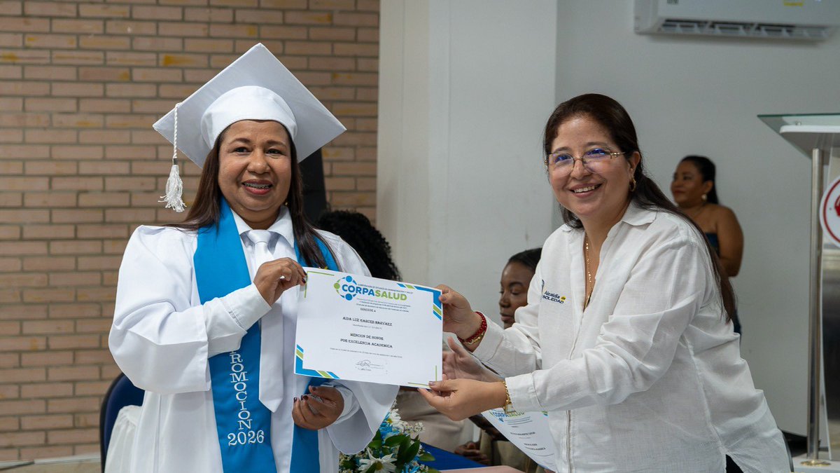 alcirasandovali's tweet photo. 🎓 Hoy celebré junto a 201 estudiantes de Soledad que se graduaron gracias a becas de nuestra administración.

Se formaron como auxiliares en áreas administrativas, enfermería, servicios farmacéuticos y primera infancia.

💛 Ver esas becas convertidas en títulos y nuevas oportunidades para sus familias es lo que nos mueve a seguir trabajando.

En Soledad sí creemos en la educación como camino para salir adelante.
#SoledadEduca