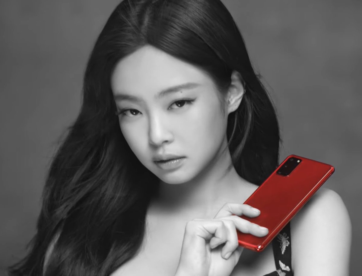 Blurriata's tweet photo. Missing the old ERA ❤️🩹😭 #jenniexgalaxy #oldera #memories #jenniered #jennie @jennierubyjane https://t.co/QE2WSYUTok